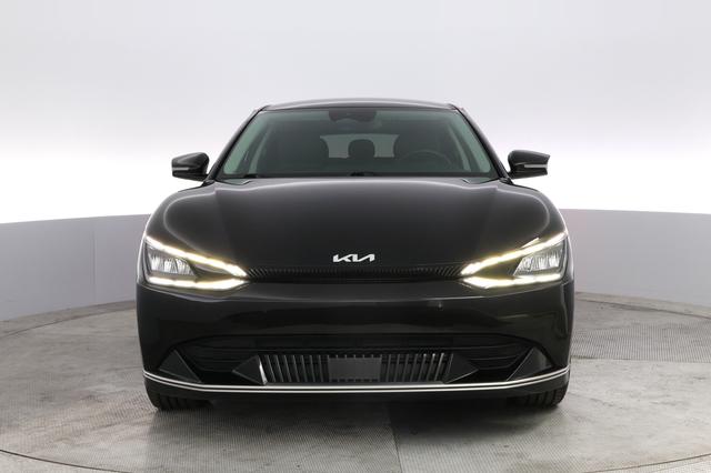 2022 Kia EV6 — photo 9 of 20