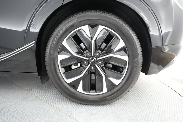 2022 Kia EV6 — photo 16 of 20