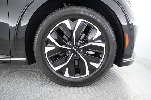 2022 Kia EV6 — photo 14 of 20