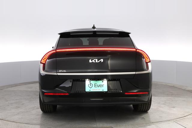 2022 Kia EV6 — photo 8 of 20