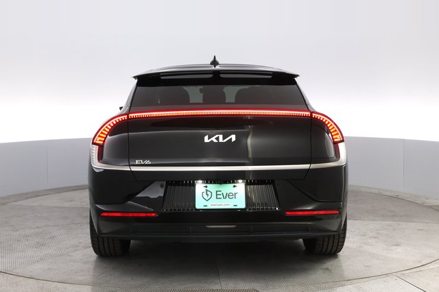 2022 Kia EV6 — photo 8 of 20