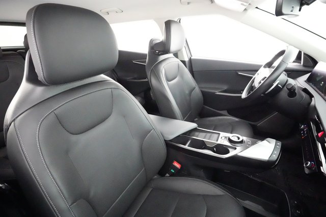 2022 Kia EV6 — photo 18 of 20