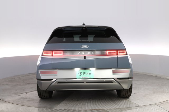 2024 Hyundai IONIQ 5 — photo 12 of 22