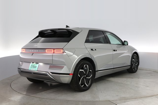 2024 Hyundai IONIQ 5 — photo 2 of 22