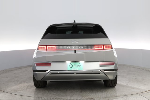 2024 Hyundai IONIQ 5 — photo 12 of 22
