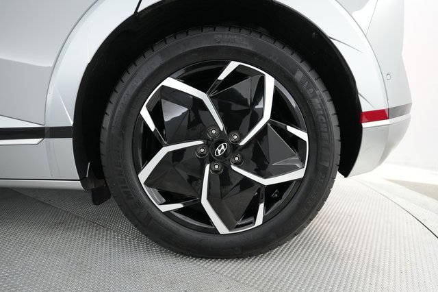 2024 Hyundai IONIQ 5 — photo 16 of 22