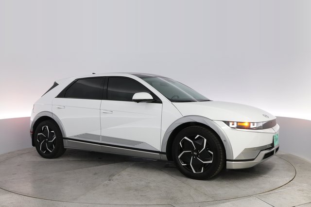 2023 Hyundai IONIQ 5 — photo 11 of 27