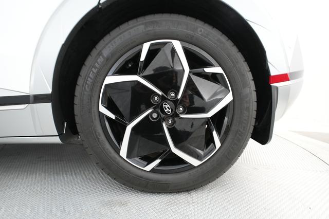 2023 Hyundai IONIQ 5 — photo 7 of 27