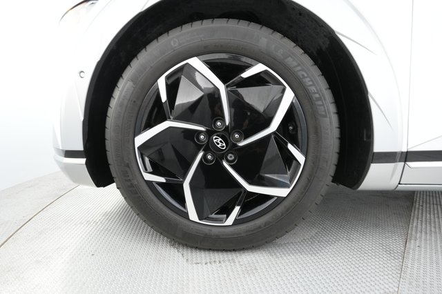 2023 Hyundai IONIQ 5 — photo 17 of 27