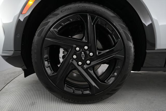 2024 Chevrolet Equinox EV — photo 7 of 21