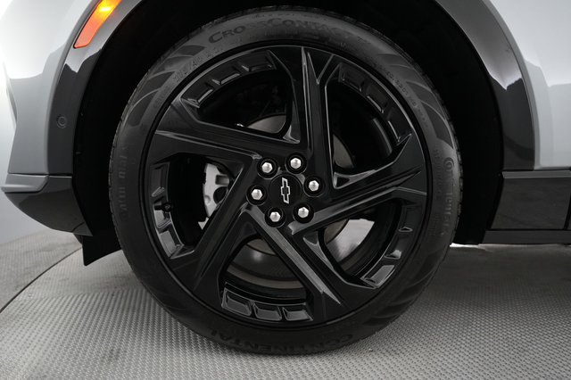 2024 Chevrolet Equinox EV — photo 7 of 21