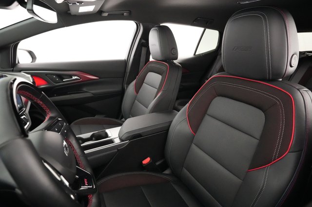 2024 Chevrolet Equinox EV — photo 3 of 21