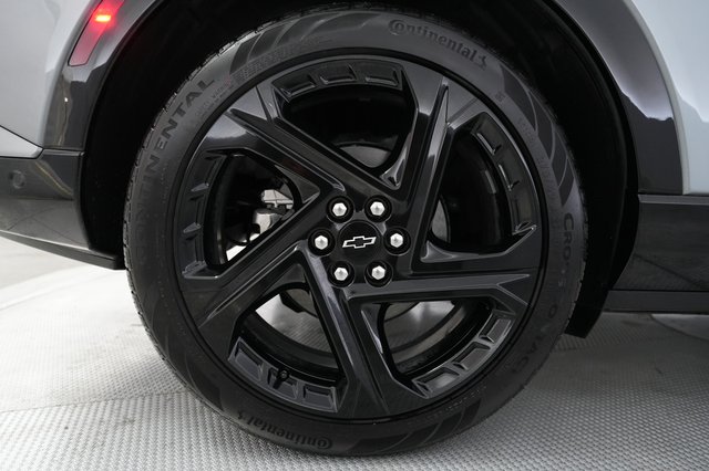 2024 Chevrolet Equinox EV — photo 15 of 21