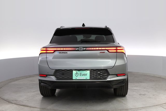 2024 Chevrolet Equinox EV — photo 12 of 21