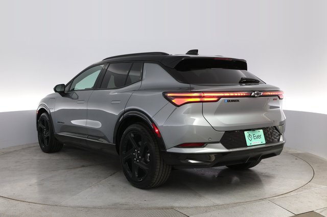 2024 Chevrolet Equinox EV — photo 13 of 21