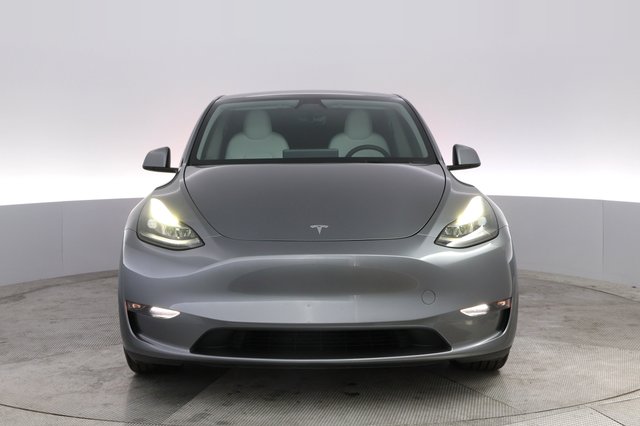 2024 Tesla Model Y — photo 9 of 20
