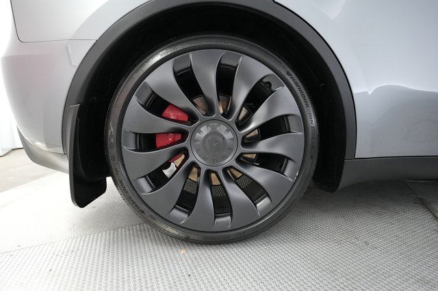 2024 Tesla Model Y — photo 16 of 20