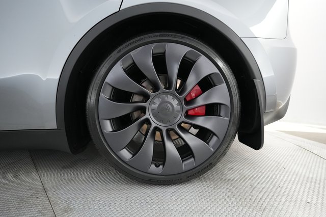 2024 Tesla Model Y — photo 15 of 20