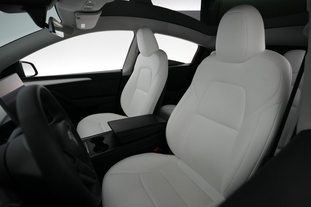 2024 Tesla Model Y — photo 3 of 20