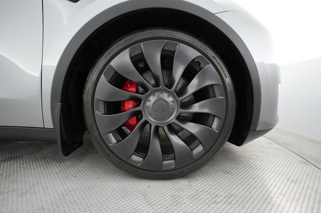 2024 Tesla Model Y — photo 17 of 20