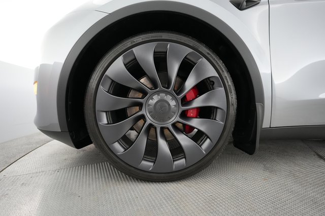 2024 Tesla Model Y — photo 7 of 20