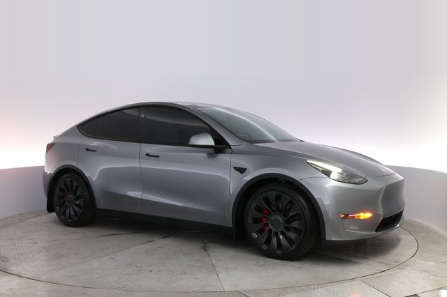 2024 Tesla Model Y — photo 11 of 20