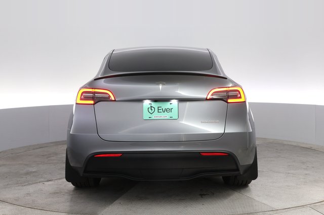 2024 Tesla Model Y — photo 12 of 20