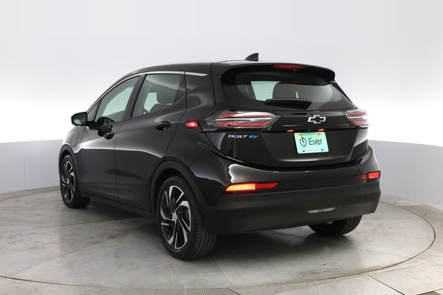 2022 Chevrolet Bolt EV — photo 13 of 20
