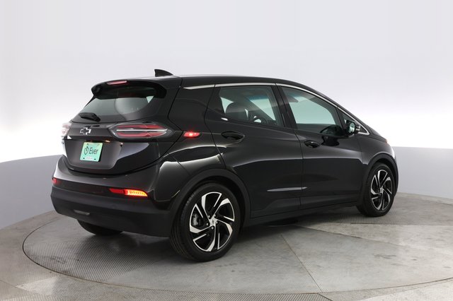2022 Chevrolet Bolt EV — photo 2 of 20