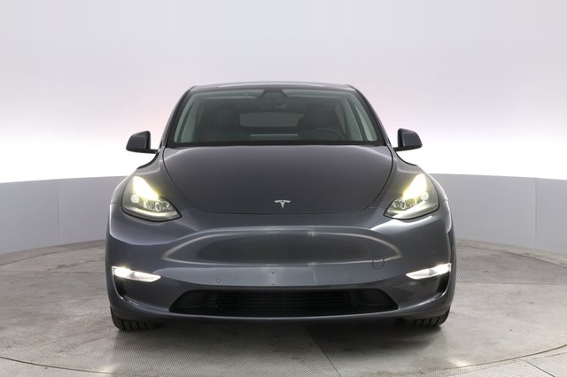 2022 Tesla Model Y — photo 9 of 22