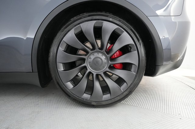 2022 Tesla Model Y — photo 17 of 22