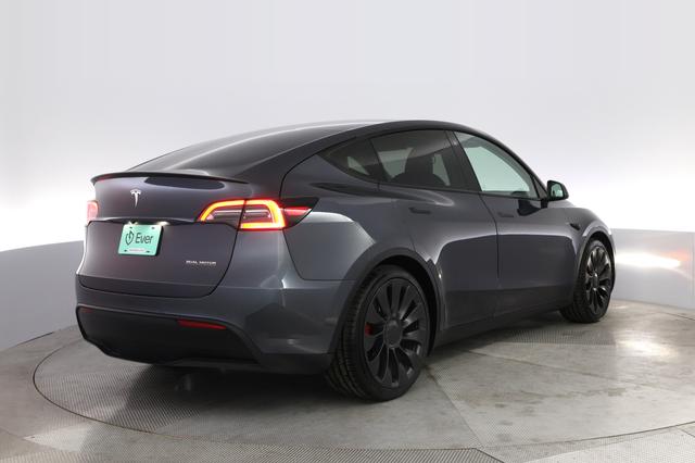2022 Tesla Model Y — photo 2 of 22