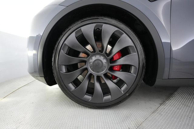 2022 Tesla Model Y — photo 7 of 22