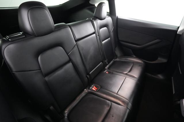 2022 Tesla Model Y — photo 4 of 22