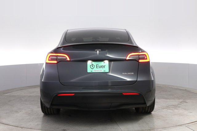 2022 Tesla Model Y — photo 12 of 22