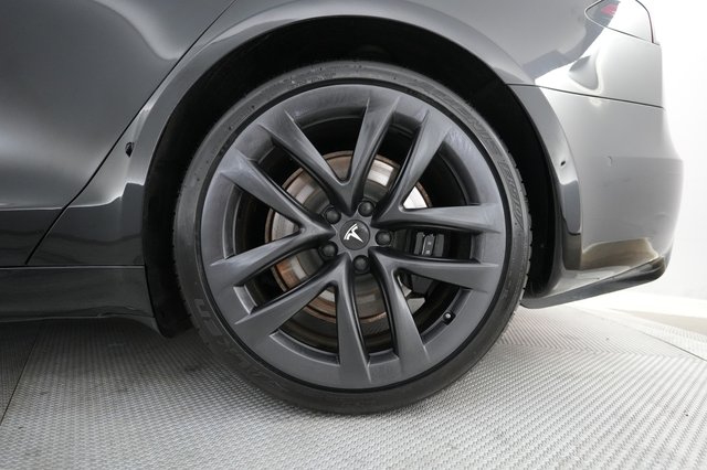 2022 Tesla Model S — photo 16 of 23