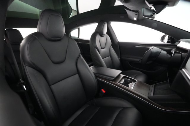 2022 Tesla Model S — photo 18 of 23
