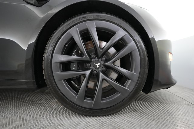 2022 Tesla Model S — photo 7 of 23