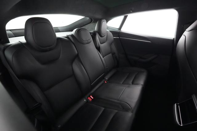 2022 Tesla Model S — photo 4 of 23