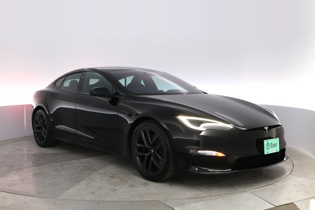 2022 Tesla Model S — photo 10 of 23
