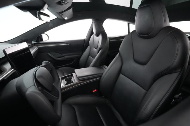2022 Tesla Model S — photo 3 of 23