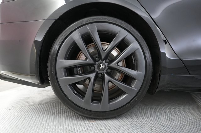 2022 Tesla Model S — photo 17 of 23