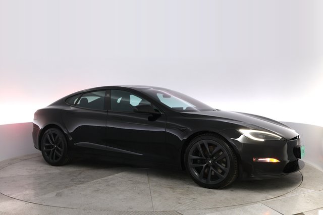 2022 Tesla Model S — photo 11 of 23