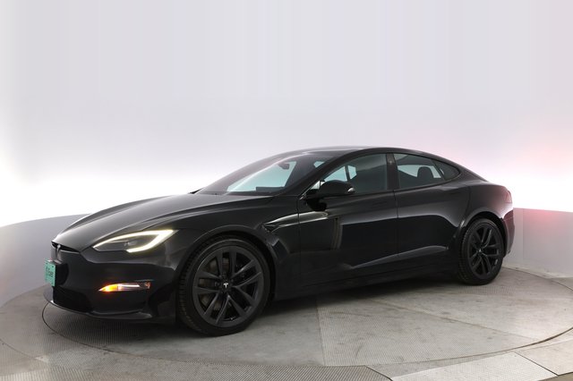 2022 Tesla Model S — photo 14 of 23