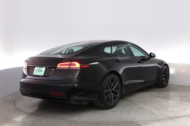 2022 Tesla Model S — photo 2 of 23