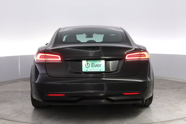 2022 Tesla Model S — photo 12 of 23