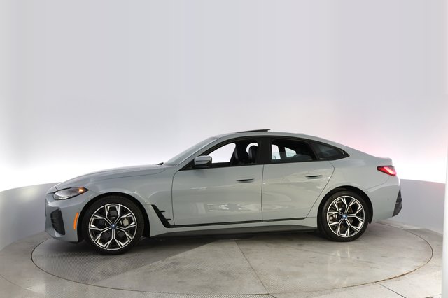 2022 BMW i4 — photo 9 of 20