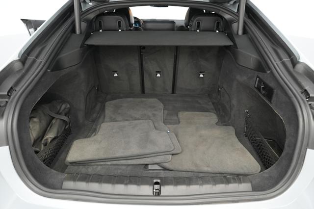 2022 BMW i4 — photo 6 of 20