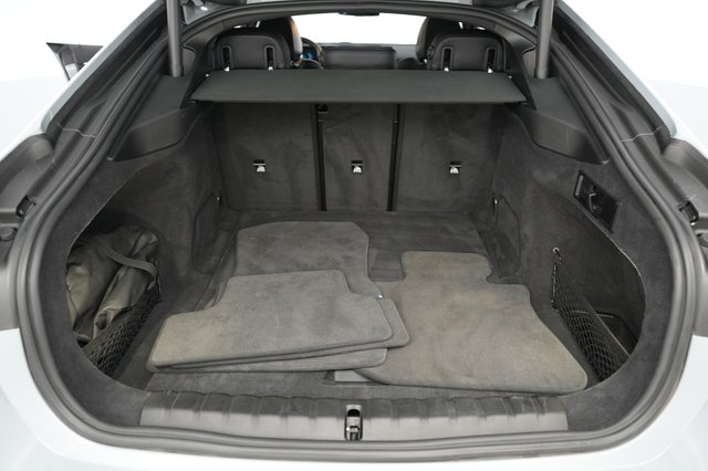 2022 BMW i4 — photo 6 of 20