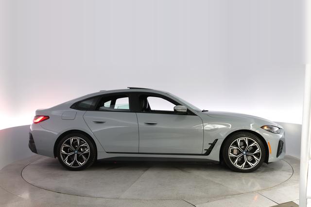 2022 BMW i4 — photo 8 of 20